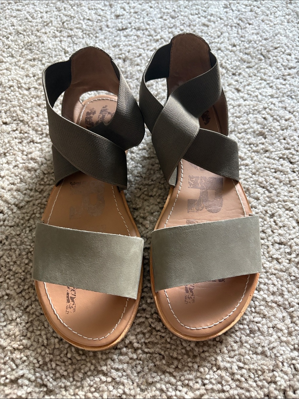 Sorel Ella Olive Green strap sandals Size 7.5